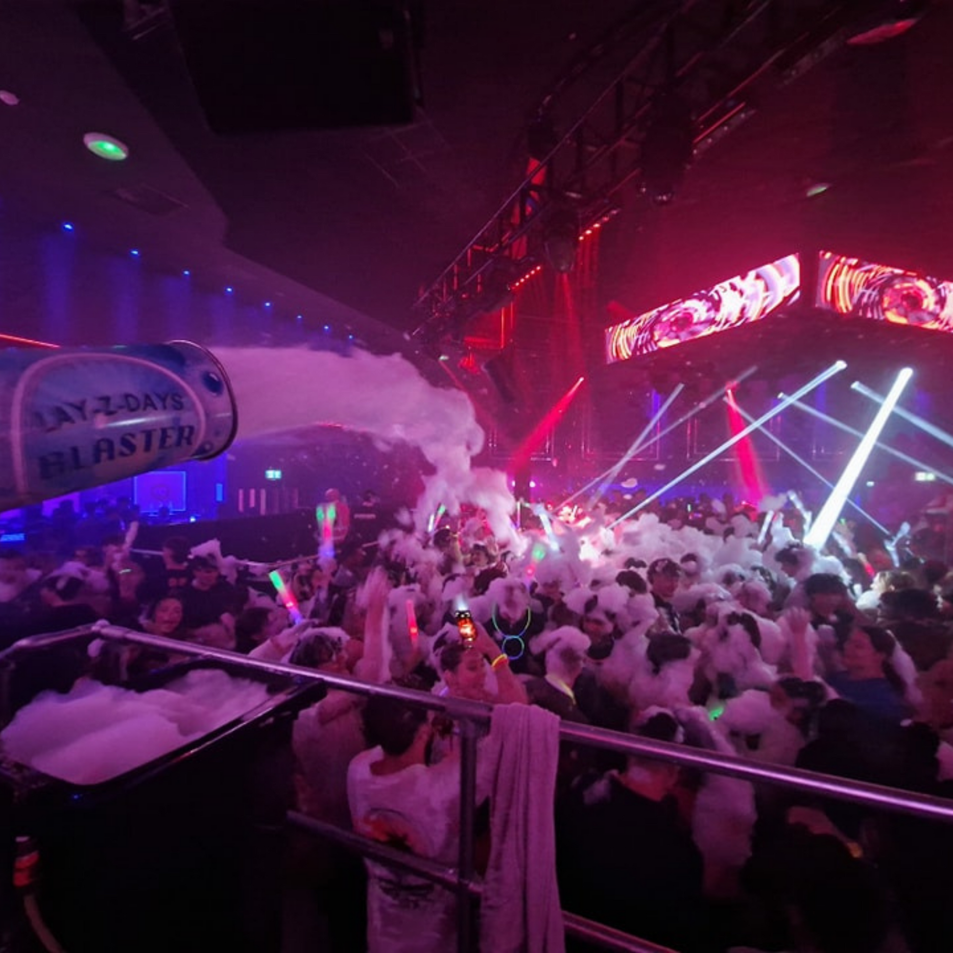 Foam party For nightclubs in the UK