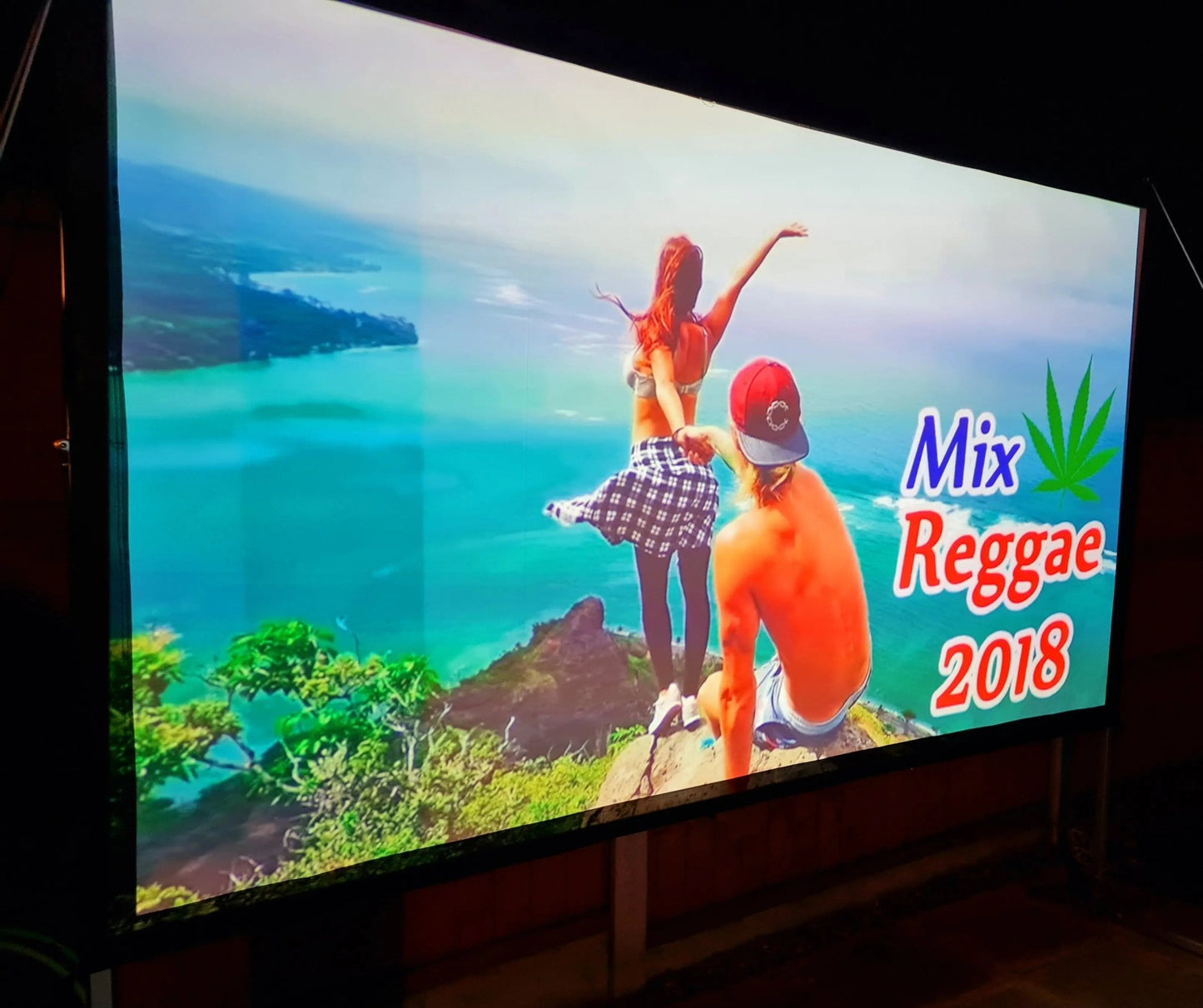 120" Aluminium Cinema Screen Hire - Lay-z-days Event's™120" Aluminium Cinema Screen Hire